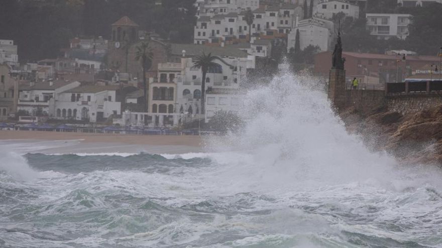 Temps a Catalunya: Alerta per tornados, pluja, pedregades i vent